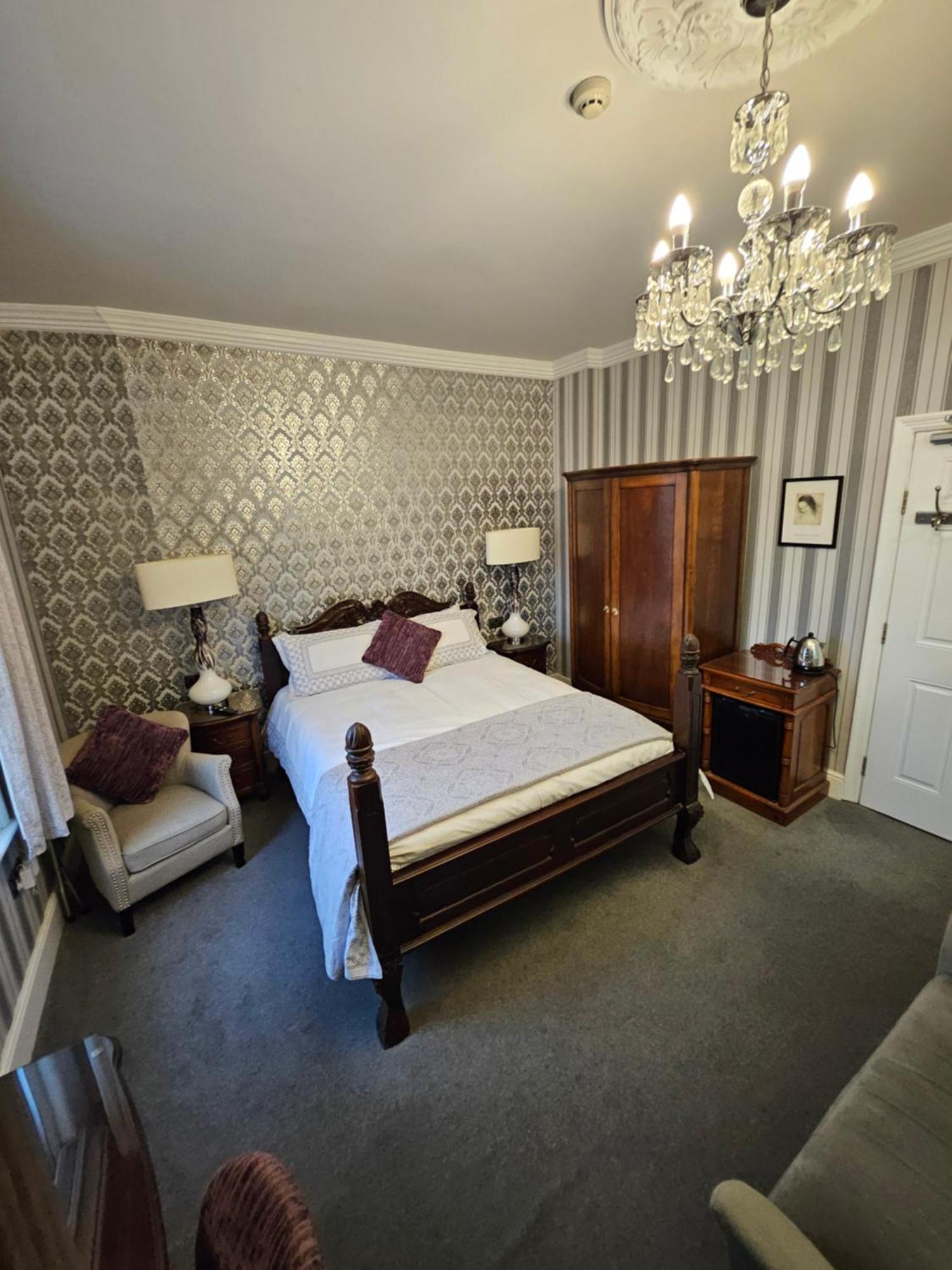Tower Guest House York Bagian luar foto
